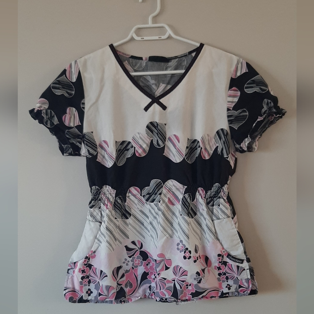 Cherokee Scrub Top ~ Med
